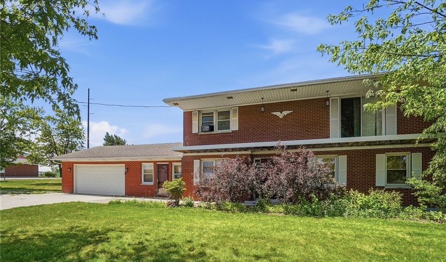 603 E Main St, Anna, OH 45302 - 4 Beds, 2 Bath