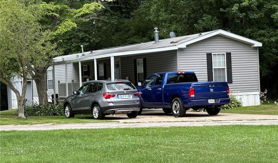3925 N Ridge E, Ashtabula, OH 44004 - 2 Beds, 2 Bath