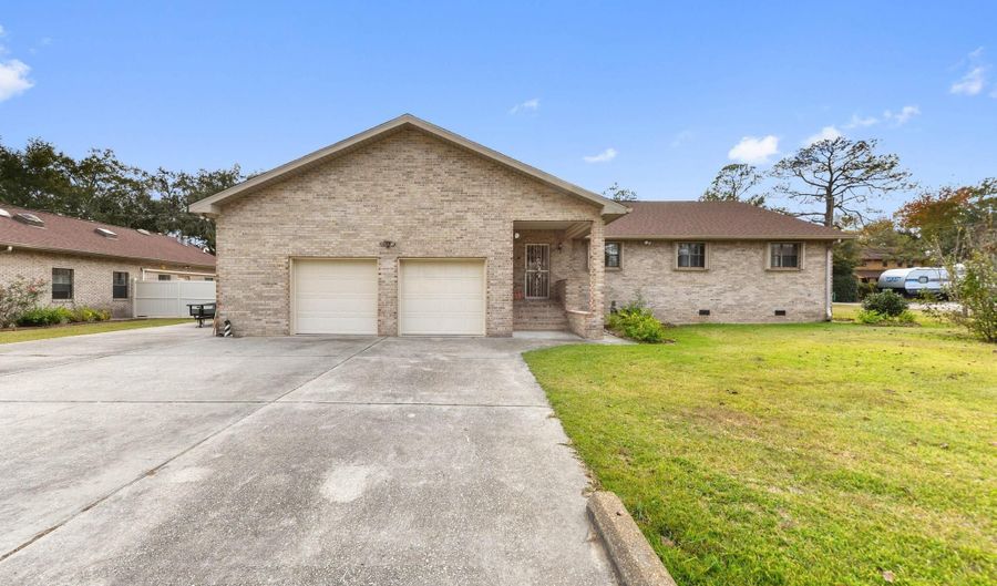 600 Vine Cir, Bay St. Louis, MS 39520 - 4 Beds, 3 Bath