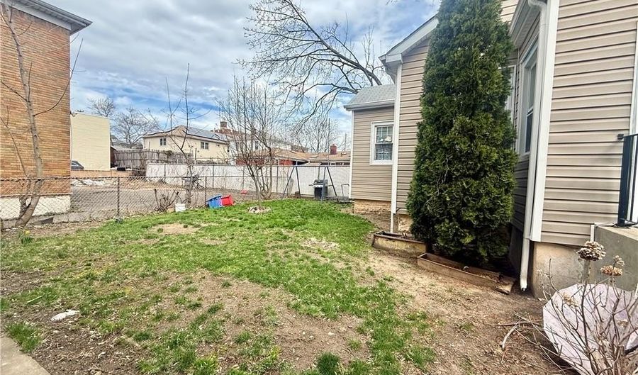 105 Seaview Ave, Staten Island, NY 10304 - 0 Beds, 6 Bath