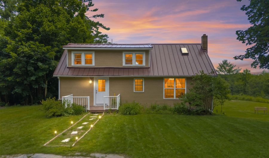691 Eastern Ave, Augusta, ME 04330 - 2 Beds, 2 Bath