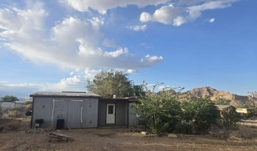 30 W Hawkins, Big Water, UT 84741 - 2 Beds, 1 Bath