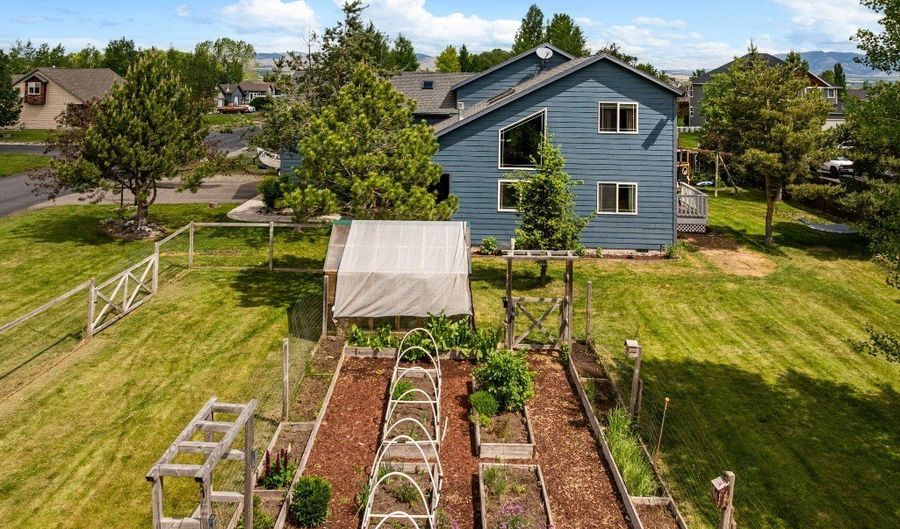 194 4 Dot Ln, Belgrade, MT 59714 - 5 Beds, 4 Bath