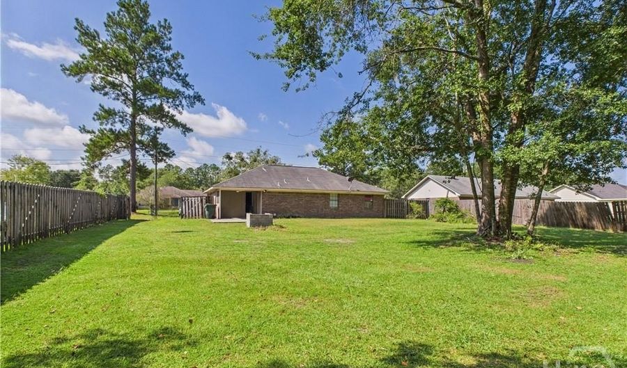 151 Hunters Branch Dr, Allenhurst, GA 31301 - 3 Beds, 2 Bath
