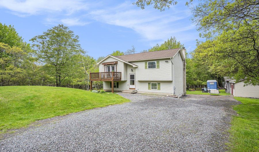 13 Denise Ct, Albrightsville, PA 18210 - 4 Beds, 2 Bath