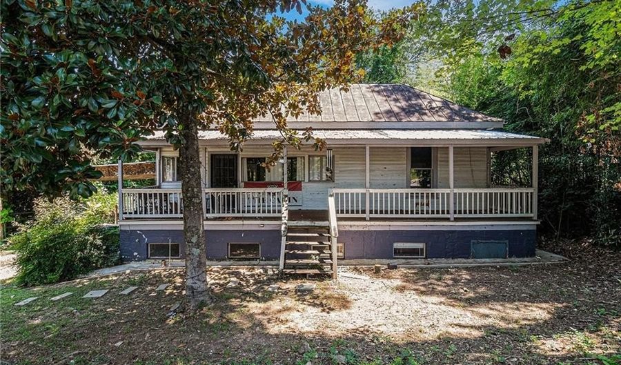 1455 Broad St, Athens, GA 30601 - 5 Beds, 3 Bath