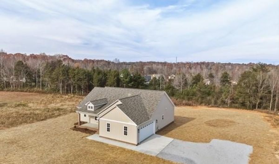 3161 Fox Glow Trl, Asheboro, NC 27205 - 3 Beds, 2 Bath