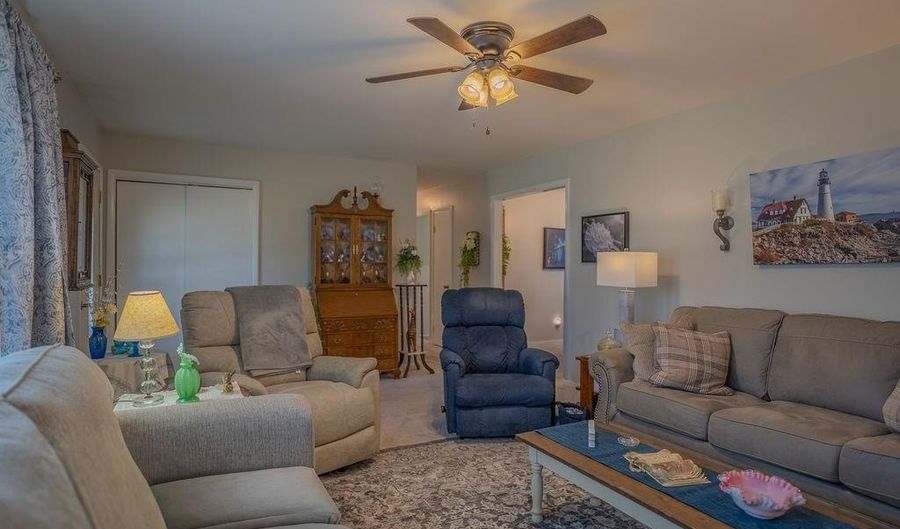 2009 Washington Ave, Baxter Springs, KS 66713 - 3 Beds, 1 Bath