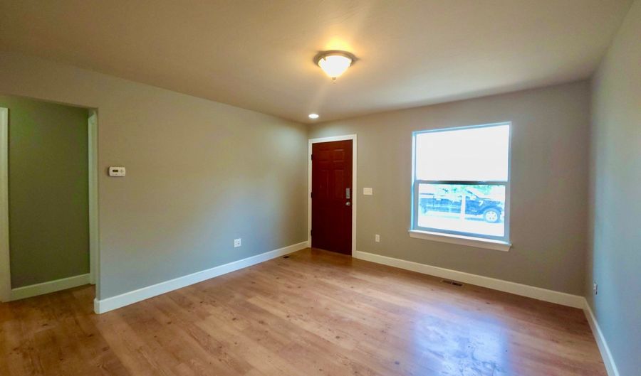 1109 Wyoming St, Belgrade, MT 59714 - 3 Beds, 2 Bath