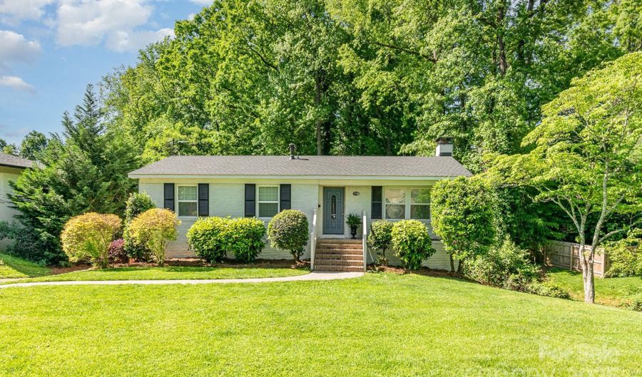 2528 Arnold Dr, Charlotte, NC 28205 - 3 Beds, 3 Bath