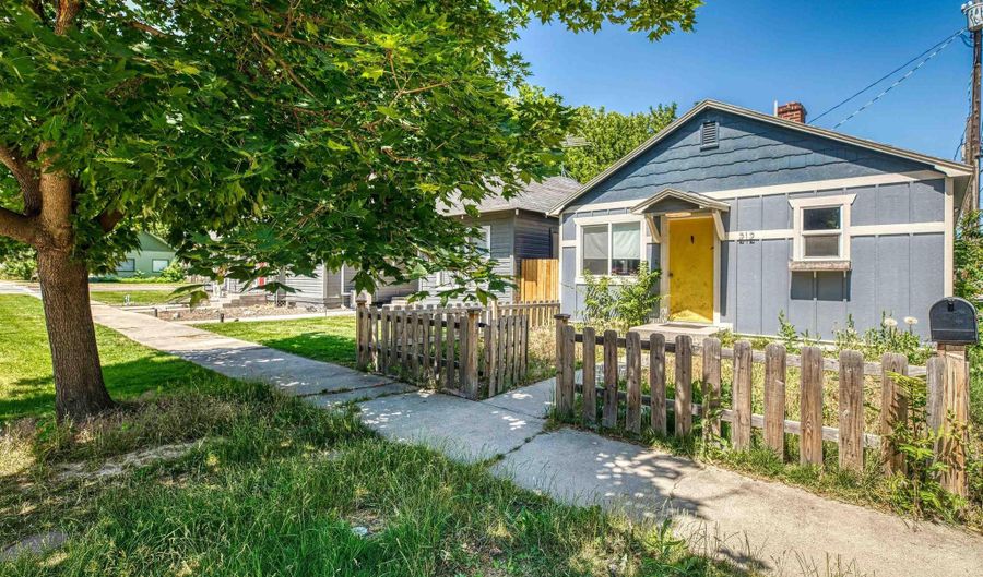 212 S 16th Ave, Caldwell, ID 83605 - 2 Beds, 1 Bath