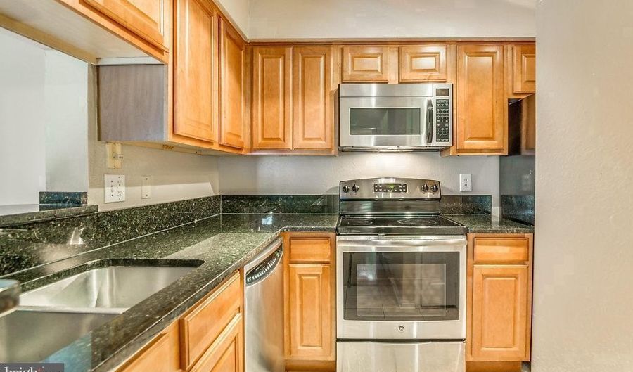 3305 WYNDHAM Cir 156, Alexandria, VA 22302 - 2 Beds, 2 Bath