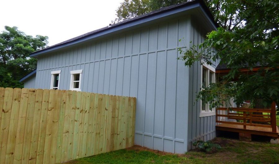 276 Commerce St, Alto, TX 75925 - 3 Beds, 2 Bath