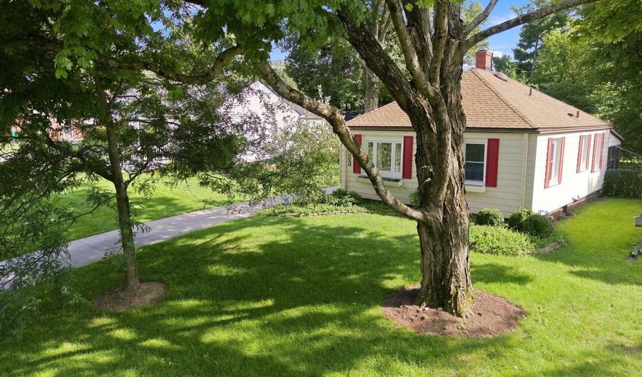 283 E Beechwold Blvd, Columbus, OH 43214 - 2 Beds, 2 Bath