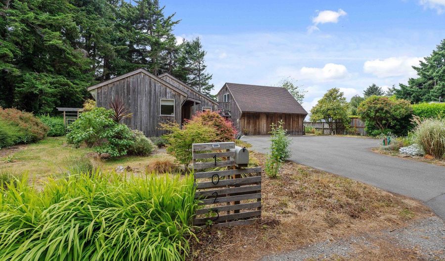 1023 MICHIGAN Ave, Bandon, OR 97411 - 2 Beds, 2 Bath