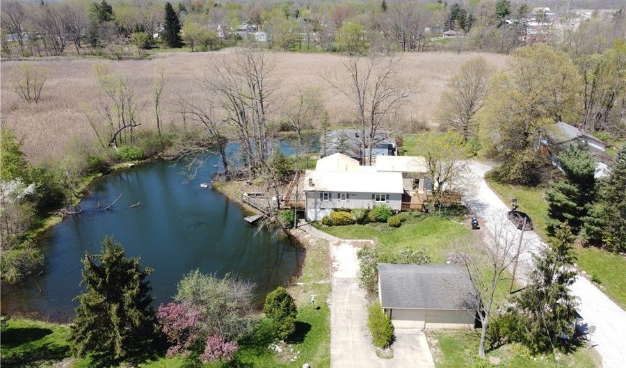 745 McRoberts Ave, Aurora, OH 44202 - 3 Beds, 3 Bath