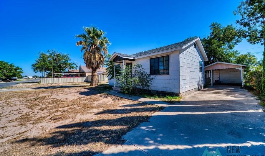 1403 A W Fox St, Carlsbad, NM 88220 - 5 Beds, 2 Bath