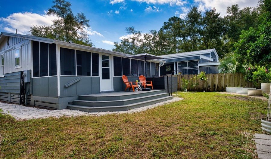 168 21st Ave, Apalachicola, FL 32320 - 2 Beds, 2 Bath