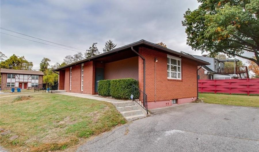 2201 State St, Alton, IL 62002 - 2 Beds, 1 Bath