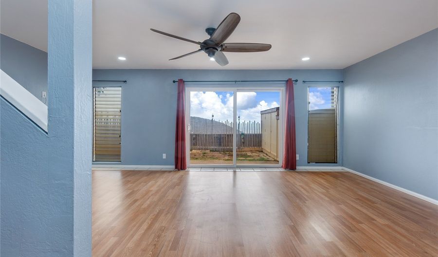 92-1043 Makakilo Dr 88, Kapolei, HI 96707 - 4 Beds, 2 Bath