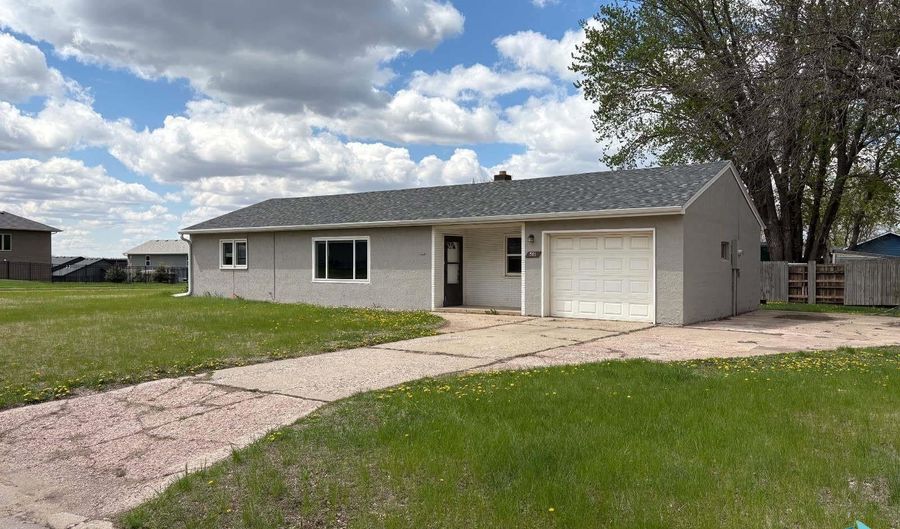 501 S 5th Ave, Brandon, SD 57005 - 3 Beds, 1 Bath