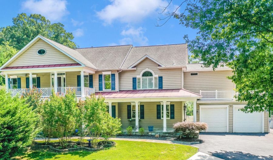 2305 MOUNT EPHRAIM Rd, Adamstown, MD 21710 - 4 Beds, 5 Bath