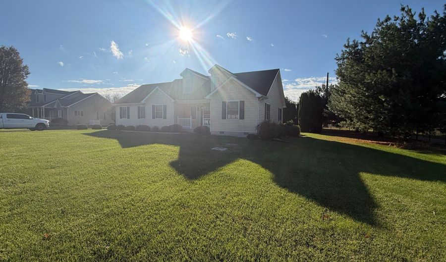 1622 FORREST Ave, Dover, DE 19904 - 3 Beds, 2 Bath