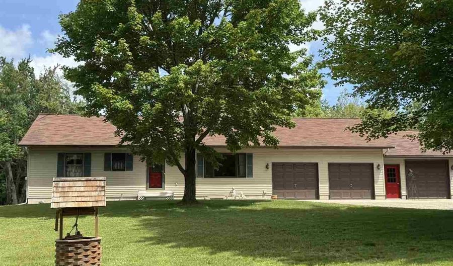 6955 Cedar, Alanson, MI 49706 - 2 Beds, 1 Bath