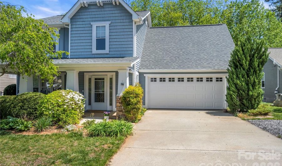 27 Sunview Cir, Arden, NC 28704 - 4 Beds, 3 Bath