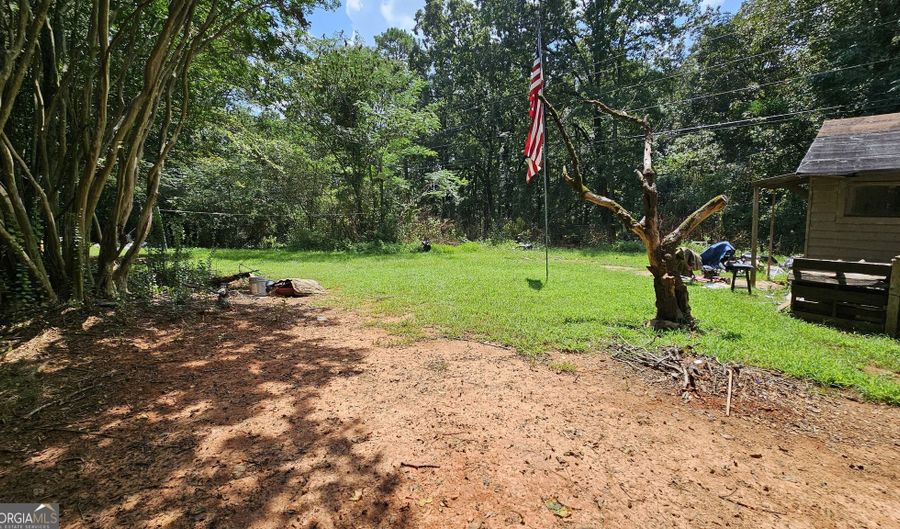1070 Highway 18, Barnesville, GA 30204 - 3 Beds, 1 Bath