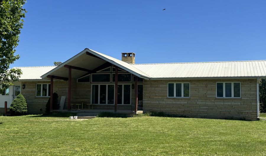 108 County Road 403, Alton, MO 65606 - 3 Beds, 3 Bath