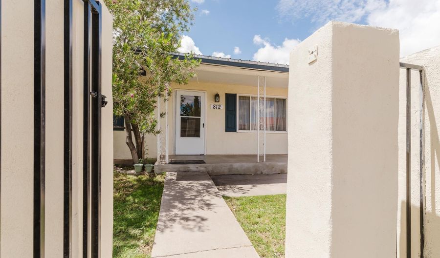 812 8th St, Alamogordo, NM 88310 - 3 Beds, 2 Bath