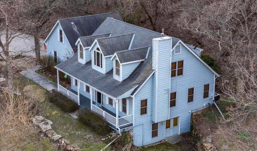 731 E 1100 Rd, Baldwin City, KS 66006 - 3 Beds, 4 Bath