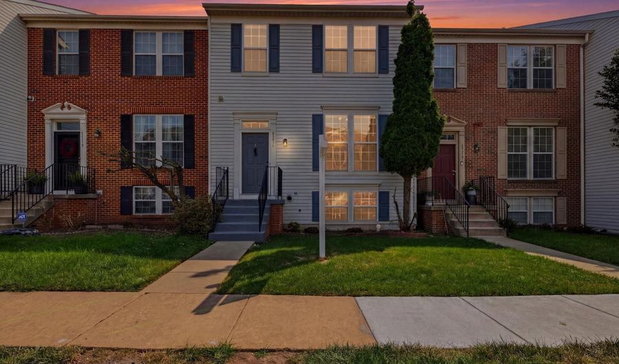 43217 BROOKFORD Sq, Ashburn, VA 20147 - 4 Beds, 4 Bath