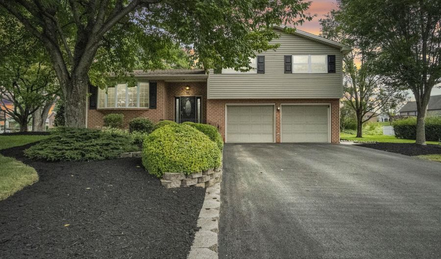 71 OBSIDIAN Dr, Chambersburg, PA 17202 - 4 Beds, 3 Bath
