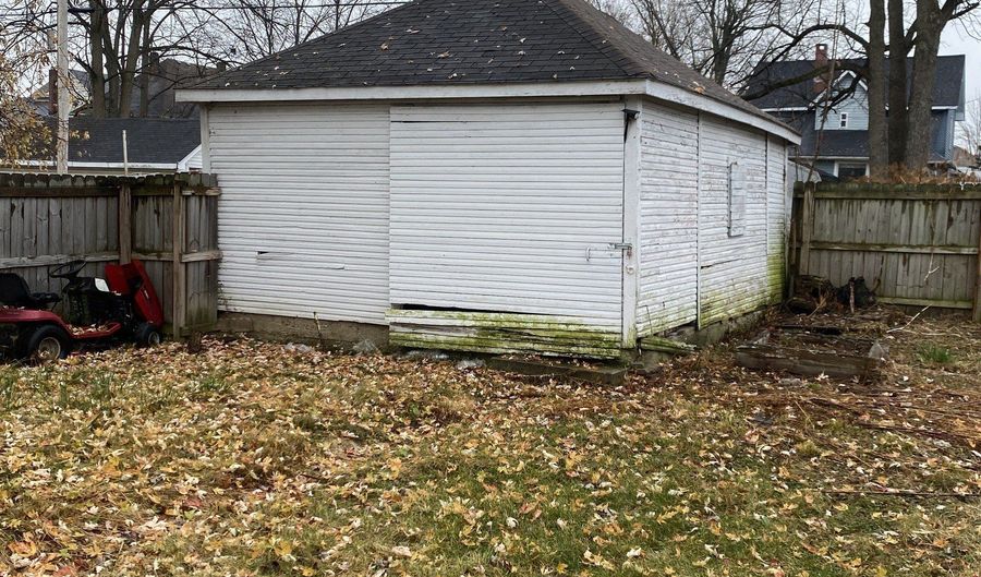 207 E Broadway St, Alexandria, IN 46001 - 4 Beds, 2 Bath