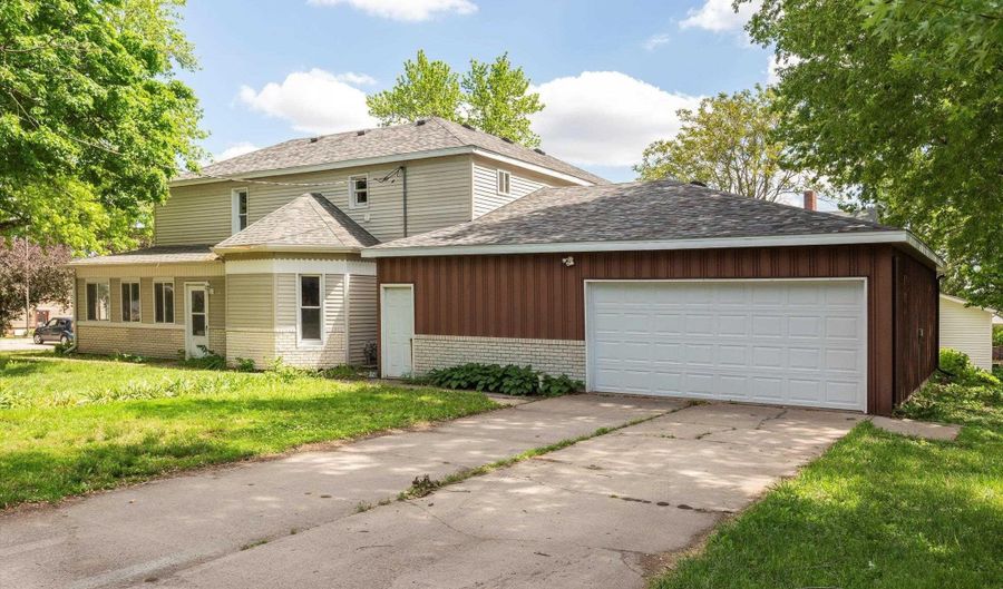 355 N 8th St, Arlington, NE 68002 - 3 Beds, 2 Bath