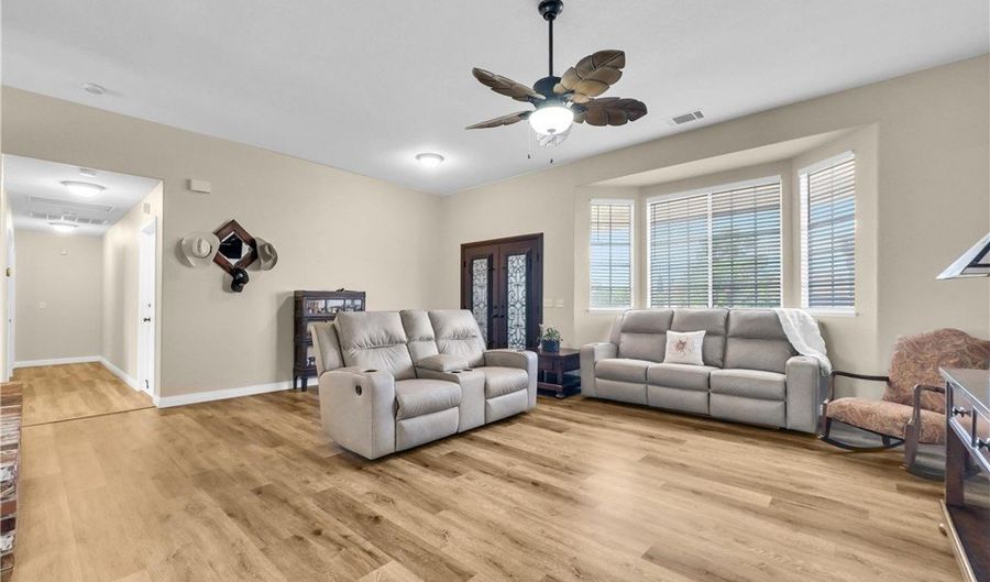 13931 Falling Leaf Rd, Apple Valley, CA 92307 - 4 Beds, 2 Bath