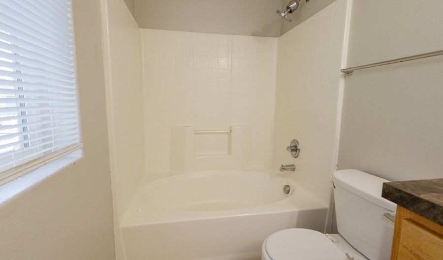 518 SE 14TH Ave, Battle Ground, WA 98604 - 3 Beds, 3 Bath