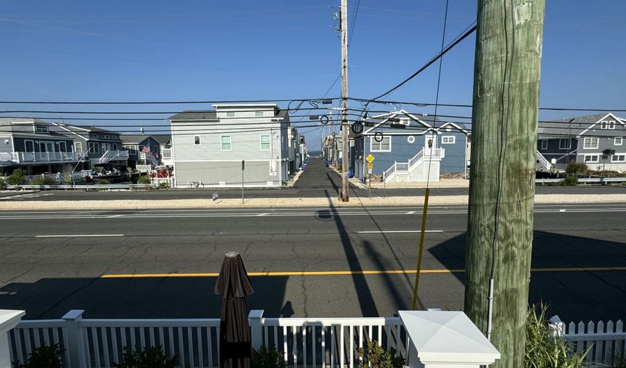 124 W Chadwick Way, Lavallette, NJ 08735 - 2 Beds, 1 Bath