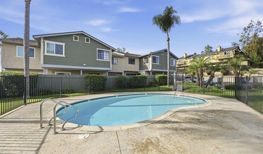 1225 N Broadway 14, Escondido, CA 92026 - 3 Beds, 3 Bath