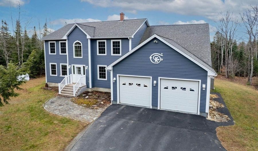 183 Skyline Rd, Bangor, ME 04401 - 3 Beds, 3 Bath