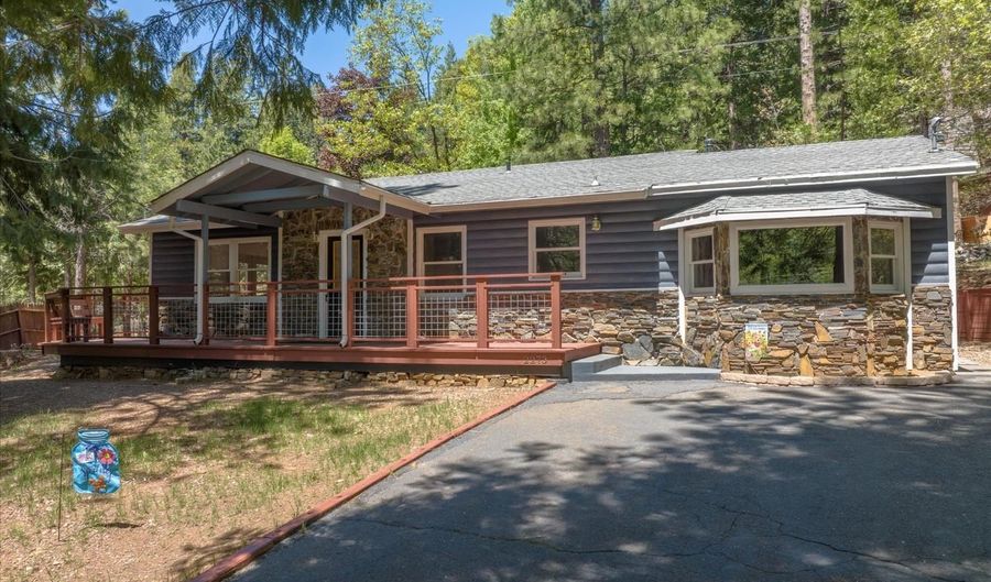 2273 Flanders Dr, Arnold, CA 95223 - 4 Beds, 2 Bath