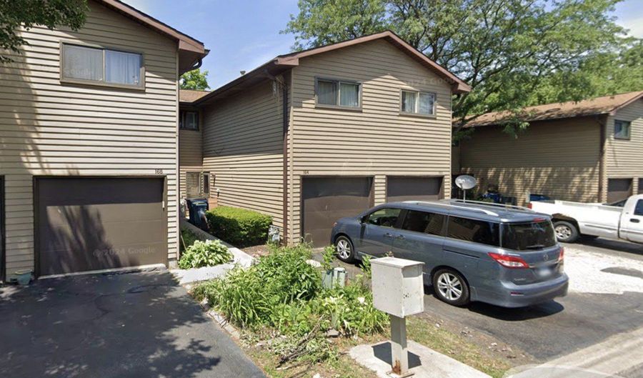 164 S RUGA Ct, Addison, IL 60101 - 3 Beds, 2 Bath