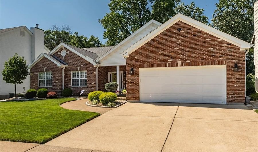 414 Arbor Glen Dr, Ballwin, MO 63021 - 5 Beds, 3 Bath