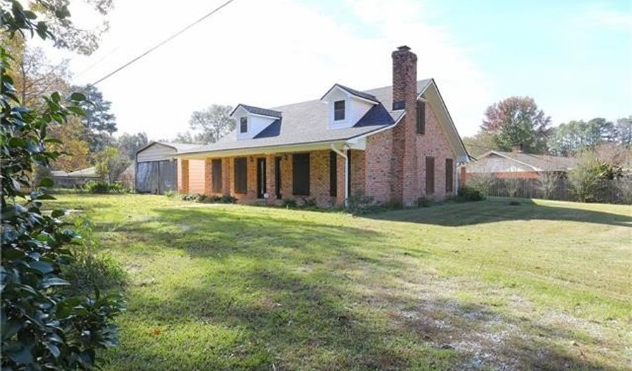 6697 MONROE Hwy, Ball, LA 71405 - 3 Beds, 3 Bath