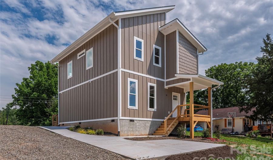 31 Elkwood Ave, Asheville, NC 28804 - 3 Beds, 3 Bath