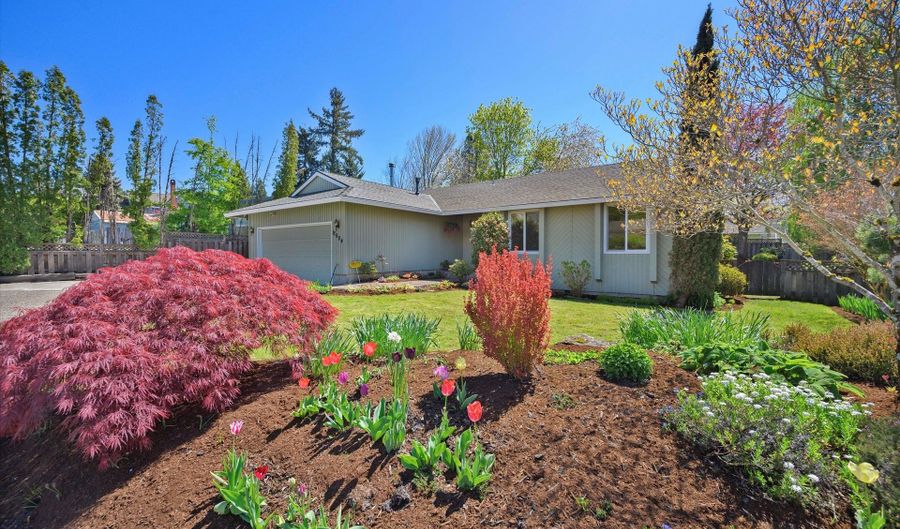 12684 SE MAJESTIC Ln, Happy Valley, OR 97086 - 3 Beds, 2 Bath