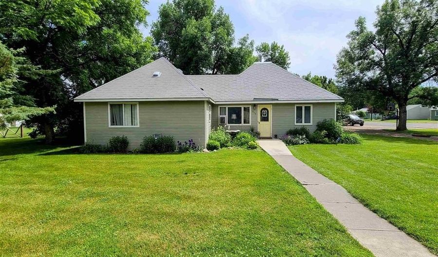 415 Holdrege Ave, Basin, WY 82410 - 3 Beds, 2 Bath