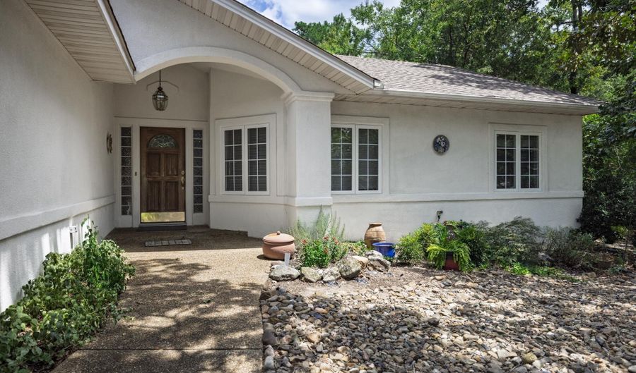 2 Dominar Pl, Hot Springs Village, AR 71909 - 3 Beds, 2 Bath